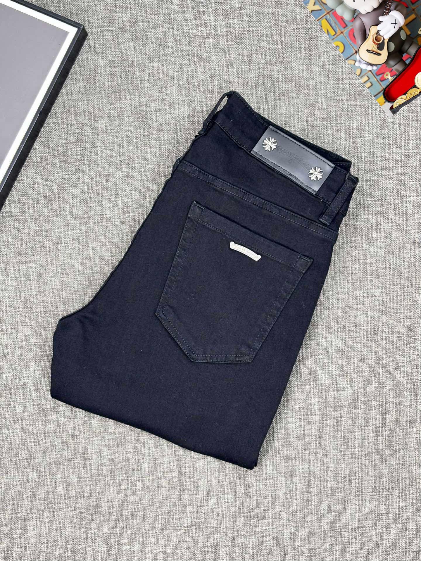 NO:442256,Croxin 25S spring and summer men's casual jeans......Made of cotton denim fabric, soft texture without losing muscles and bones, dry and tough feel. Classic iconic brand logo, soul-like embellishment. All indicators are top-quality, which naturally brings an excellent body feel!  !  !  Number of codes 28-3837, Chrome hearts, jeans, alexander wang19860909克罗心 25S春夏男士休闲牛仔裤.......棉质牛仔面料打造 质地柔软又不失筋骨,手感干爽有韧性 经典的标志性品牌徽标,灵魂般的点缀 各项指标皆为上品,自然带来极佳的上身体感！！！码数28-3837,,chrome hearts,jeans,alexander wang,Men's clothing