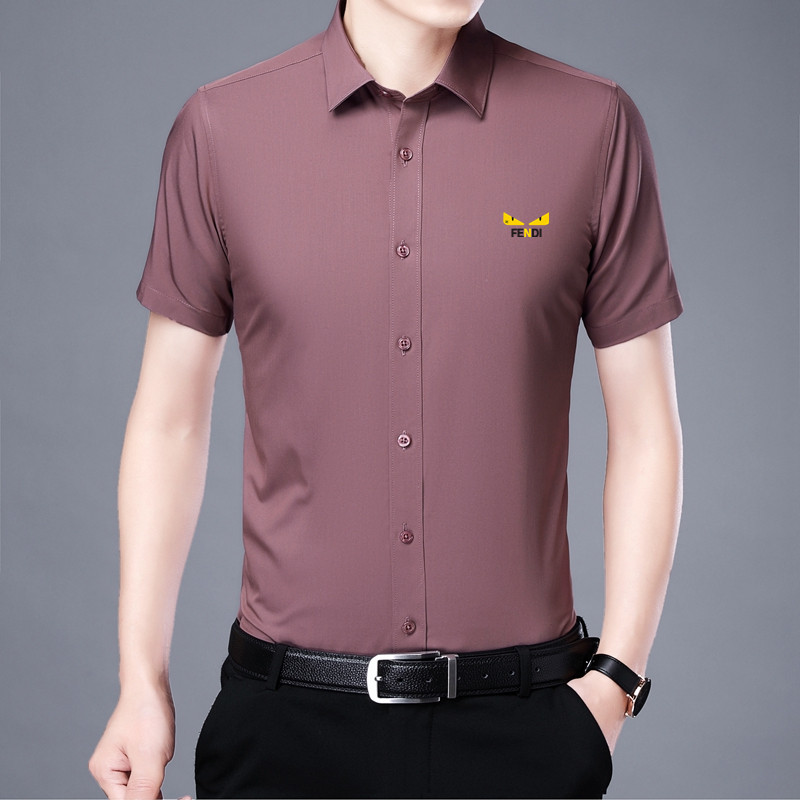 NO:442228,Fendi European 2025ss new men's short-sleeved shirt, high-end version of shirt!  Customized fabrics for counters are breathable and comfortable, with impeccable details, and the brand element design concept reflects high quality. The feel is delicate and soft!  It is casually cut, with a great upper body style!  Code number M-4XL, fendi,shirts,T-shirt,alexander wang19860909芬迪 欧货 2025ss新款男士短袖衬衫,高端版本衬衣！专柜定制面料 透气舒适度高,细节无可挑剔,品牌元素设计理念,体现高品质.手感细腻柔软！呈现休闲裁剪,上身版型超赞！码数M-4XL,,fendi,shirts,T-shirt,alexander wang,Men's clothing