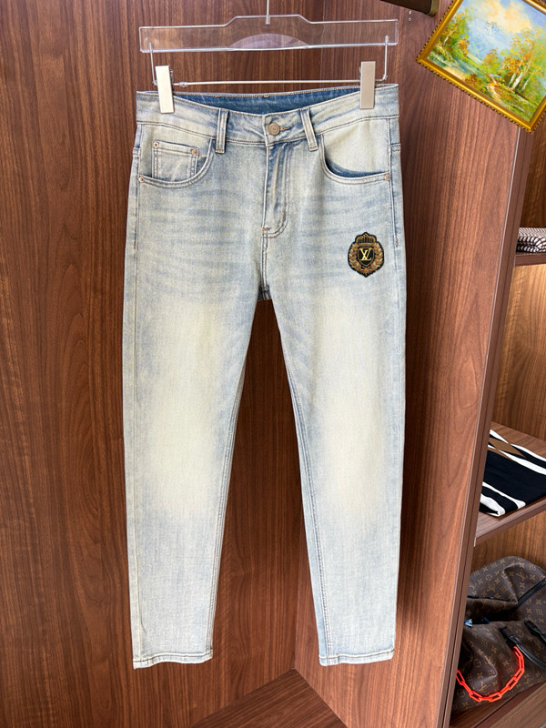 NO:431198,LV 2025ss new jeans, custom-made full set of hardware, brand new brand design craftsmanship, fine workmanship, perfect details, high version number 28-38 (no 35.37), louis vuitton, jeans, alexander wang19860909LV 2025ss新款牛仔裤,定制全套五金,全新品牌设计工艺,做工精细,细节完美,高版本 码数28-38（无35.37）,,louis vuitton,jeans,alexander wang,Men's clothing