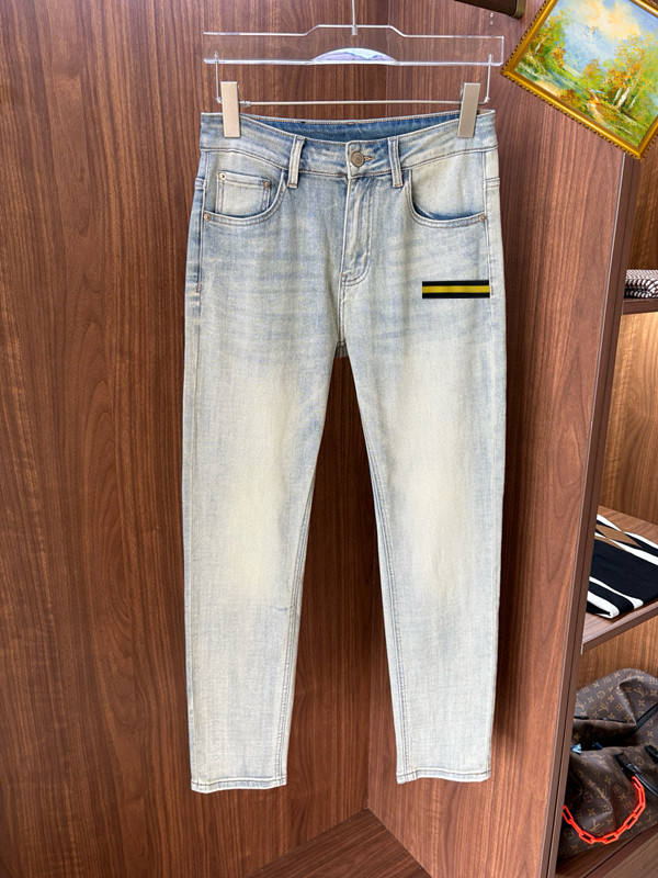 NO:431204,Ferragamo 2025ss new jeans, custom-made full set of hardware, brand new brand design craftsmanship, fine workmanship, perfect details, high version Number of codes 28-38 (no 35.37), ferragamo, jeans, alexander wang19860909菲拉格慕 2025ss新款牛仔裤,定制全套五金,全新品牌设计工艺,做工精细,细节完美,高版本 码数28-38（无35.37）,,ferragamo,jeans,alexander wang,Men's clothing