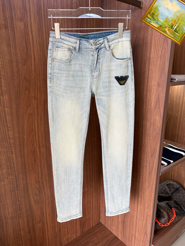 NO:431224,Armani 2025ss new jeans, custom-made full set of hardware, brand new brand design craftsmanship, fine workmanship, perfect details, high version Number of codes 28-38 (no 35.37), Armani, jeans, alexander wang19860909阿玛尼 2025ss新款牛仔裤,定制全套五金,全新品牌设计工艺,做工精细,细节完美,高版本 码数28-38（无35.37）,,armani,jeans,alexander wang,Men's clothing