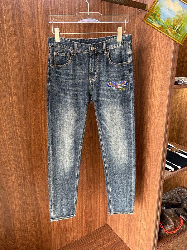 NO:431182,Armani 2025ss new jeans, custom-made full set of hardware, brand new brand design craftsmanship, fine workmanship, perfect details, high version Number of codes 28-38 (no 35.37), Armani, jeans, alexander wang19860909阿玛尼 2025ss新款牛仔裤,定制全套五金,全新品牌设计工艺,做工精细,细节完美,高版本 码数28-38（无35.37）,,armani,jeans,alexander wang,Men's clothing