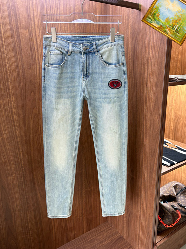 NO:431194,Armani 2025ss new jeans, custom-made full set of hardware, brand new brand design craftsmanship, fine workmanship, perfect details, high version Number of codes 28-38 (no 35.37), Armani, jeans, alexander wang19860909阿玛尼 2025ss新款牛仔裤,定制全套五金,全新品牌设计工艺,做工精细,细节完美,高版本 码数28-38（无35.37）,,armani,jeans,alexander wang,Men's clothing
