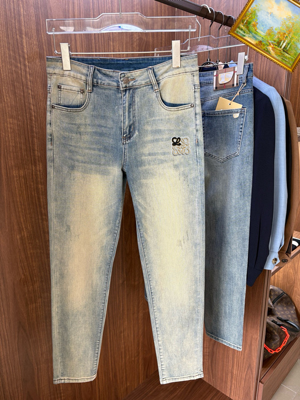 NO:431215,Luo Yiwei 2025ss new jeans, custom-made full set of hardware, brand new brand design craftsmanship, fine workmanship, perfect details, high version number 28-38 (no 35.37), loewe, jeans, alexander wang19860909罗意威 2025ss新款牛仔裤,定制全套五金,全新品牌设计工艺,做工精细,细节完美,高版本 码数28-38（无35.37）,,loewe,jeans,alexander wang,Men's clothing