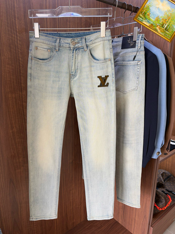 NO:431230,LV 2025ss new jeans, custom-made full set of hardware, brand new brand design craftsmanship, fine workmanship, perfect details, high version number 28-38 (no 35.37), louis vuitton, jeans, alexander wang19860909LV 2025ss新款牛仔裤,定制全套五金,全新品牌设计工艺,做工精细,细节完美,高版本 码数28-38（无35.37）,,louis vuitton,jeans,alexander wang,Men's clothing