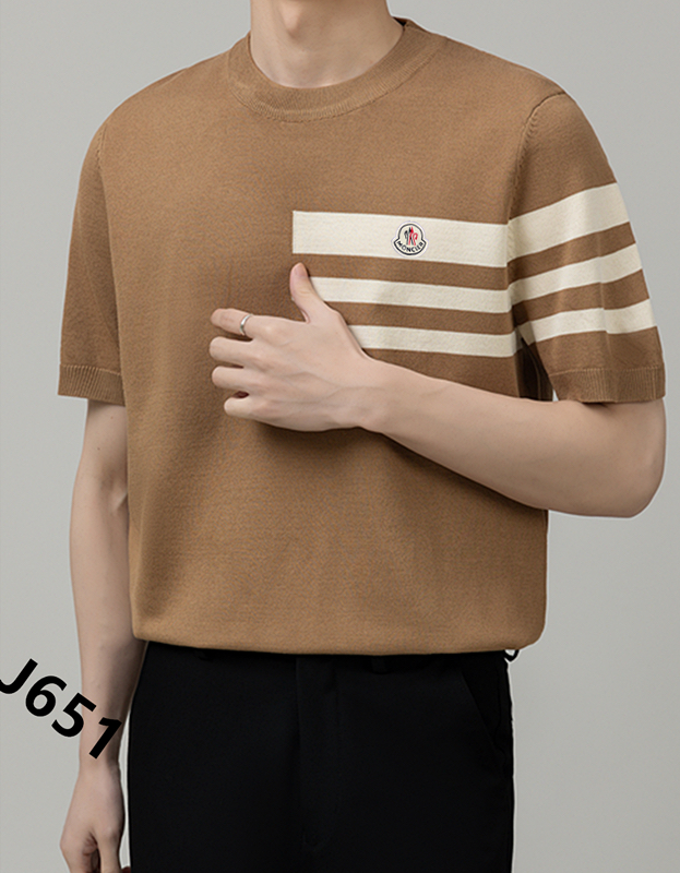 NO:431145,The top-quality knitted ice silk short sleeve high-end custom versatile style can be easily controlled by anyone. The fabric is fully customized craftsmanship, the latest logo design of the luxurious classic brand on the chest, which is very high-end and those who understand the goods must enter!  The style and tailoring are slim styles, which are very exquisite, showing aura and highlighting the exquisiteness of business men. This is the unique feature, the right slim fit, and the upper body effect is very good!  Size M-3XL, Moncler, T-shirt, alexander wang19860909蒙口顶级针织冰丝短袖高级定制百搭款式 任何人都可以轻松驾驭 面料全订制工艺 胸前奢华经典品牌最新logo设计,非常显档次懂货的必须入！版型剪裁属于修身款 非常精致,显气场,又会凸显商务男士的精致,这就是独到之处,恰到好处的修身,上身效果非常赞！尺码M-3XL,,Moncler,T-shirt,alexander wang,Men's clothing