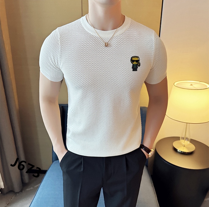 NO:431149,Fendi's top knitted ice silk short sleeve high-end custom versatile style, which can be easily controlled by anyone. The fabric is fully customized craftsmanship, the latest logo design of the luxurious classic brand on the chest, which is very high-end and those who understand goods must enter!  The style and tailoring are slim styles, which are very exquisite, showing aura and highlighting the exquisiteness of business men. This is the unique feature, the right slim fit, and the upper body effect is very good!  Size M-3XL, fendi, T-shirt, alexander wang19860909芬迪顶级针织冰丝短袖高级定制百搭款式 任何人都可以轻松驾驭 面料全订制工艺 胸前奢华经典品牌最新logo设计,非常显档次懂货的必须入！版型剪裁属于修身款 非常精致,显气场,又会凸显商务男士的精致,这就是独到之处,恰到好处的修身,上身效果非常赞！尺码M-3XL,,fendi,T-shirt,alexander wang,Men's clothing