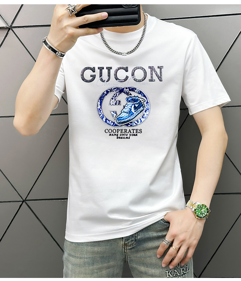 NO:442205,GUCCI 2025 latest high-end products for men, with letters and logo printed patterns on the chest adding vitality!  The most classic and clear combination of cleanliness and pure. Must-in-apply recommendation!  Made of 1 gram double-strand mercerized fabric, with clear texture, showing high-end luxury quality. Classic round neck design. Simple and elegant!  !  Double elevation specifications!  !  Invincible and versatile, suitable for people of all ages, the details are handled very well, and you don’t want to take off your upper body!  Use double-strand mercerized fabric, color M-XXXL, gucci, T-shirt, alexander wang19860909GUCCI 2025最新男士高端好货,胸前字母徽标印花图案增添活力感！最经典一目了然的干净与纯粹的结合.必入款推荐！选用1克双股丝光面料制成 纹理清晰,尽显高端奢华品质.经典圆领设计.简单大方！！双标高规格！！无敌百搭,适合各年龄层次的人,细节处理非常到位,上身就不想脱的一款短袖！采用双股丝光面料,颜色M-XXXL,,gucci,T-shirt,alexander wang,Men's clothing