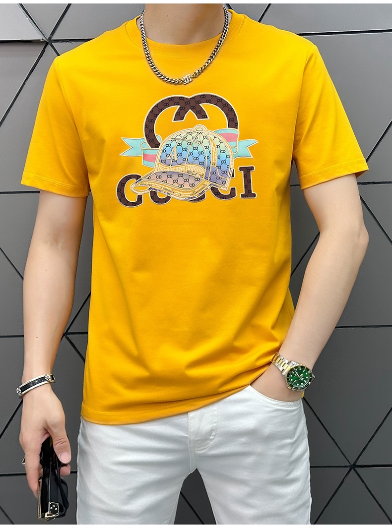 NO:442213,Guqi 2025 latest high-end products for men, with letters and logo printed patterns on the chest adding vitality!  The most classic and clear combination of cleanliness and pure. Must-in-apply recommendation!  Made of 1 gram double-strand mercerized fabric, with clear texture, showing high-end luxury quality. Classic round neck design. Simple and elegant!  !  Double elevation specifications!  !  Invincible and versatile, suitable for people of all ages, the details are handled very well, and you don’t want to take off your upper body!  Use double-strand mercerized fabric, color M-XXXL, T-shirt, alexander wang19860909古奇 2025最新男士高端好货,胸前字母徽标印花图案增添活力感！最经典一目了然的干净与纯粹的结合.必入款推荐！选用1克双股丝光面料制成 纹理清晰,尽显高端奢华品质.经典圆领设计.简单大方！！双标高规格！！无敌百搭,适合各年龄层次的人,细节处理非常到位,上身就不想脱的一款短袖！采用双股丝光面料,颜色M-XXXL,,T-shirt,alexander wang,Men's clothing