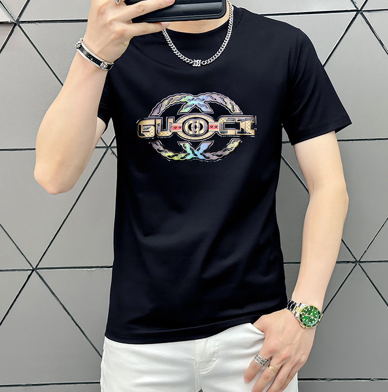 NO:444006,Guqi The latest high-end product for men, with letters and logo printed patterns on the chest adding vitality!  The most classic and clear combination of cleanliness and pure. Must-in-apply recommendation!  Made of 1 gram double-strand mercerized fabric, with clear texture, showing high-end luxury quality. Classic round neck design. Simple and elegant!  !  Double elevation specifications!  !  Invincible and versatile, suitable for people of all ages, the details are handled very well, and you don’t want to take off your upper body!  Use double-strand mercerized fabric, color M-XXXL, T-shirt, alexander wang19860909古奇 最新男士高端好货,胸前字母徽标印花图案增添活力感！最经典一目了然的干净与纯粹的结合.必入款推荐！选用1克双股丝光面料制成 纹理清晰,尽显高端奢华品质.经典圆领设计.简单大方！！双标高规格！！无敌百搭,适合各年龄层次的人,细节处理非常到位,上身就不想脱的一款短袖！采用双股丝光面料,颜色M-XXXL,,T-shirt,alexander wang,Men's clothing