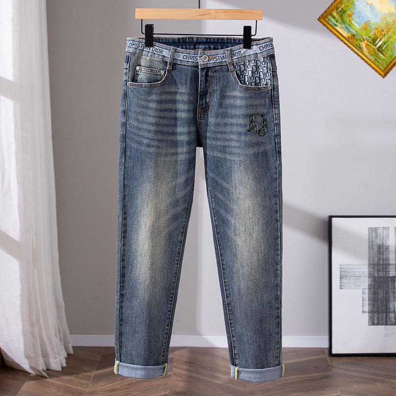 NO:728895,Support replacement after the year!  DIOR new autumn and winter jeans, customized original washed denim fabric, high breathability and comfort, unique design, top-notch printing technology letter pattern logo, original hardware accessories decoration, an extremely outstanding pair of jeans, the materials and craftsmanship are extremely luxurious and exquisite, extremely high-grade, handsome and stylish upper body. Size 28-38,, dior,jeans,19860909支持年后退换！ DIOR 秋冬新款牛仔裤,定制原版水洗牛仔面料,透气性舒适性及高,独特设计,顶级印花工艺字母图案logo,原版五金辅料装饰,极为翘楚的一款牛仔裤,用料与工艺都极致奢华精湛,档次极高,上身帅气有型. 码数28-38,,dior,jeans,,Men's clothing