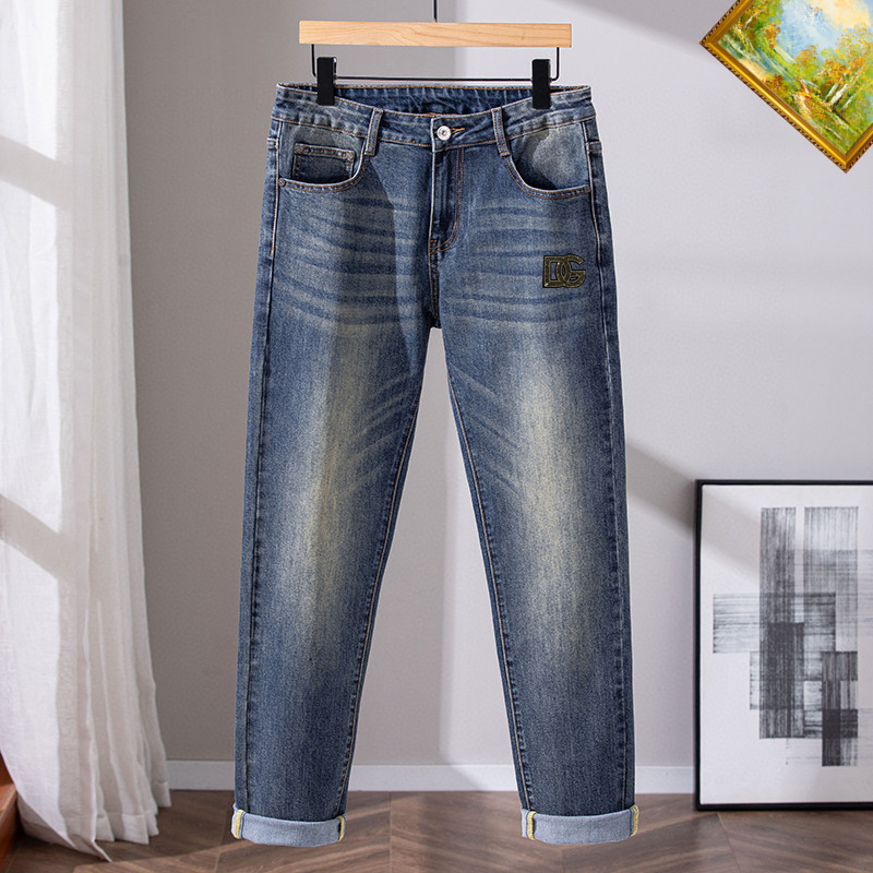 NO:728899,Support replacement after the year!  DG new autumn and winter jeans, customized original washed denim fabric, high breathability and comfort, unique design, top-notch printing technology letter pattern logo, original hardware accessories decoration, an extremely outstanding pair of jeans, the materials and craftsmanship are extremely luxurious and exquisite, extremely high-grade, handsome and stylish upper body. Size 28-38,,jeans,19860909支持年后退换！ DG 秋冬新款牛仔裤,定制原版水洗牛仔面料,透气性舒适性及高,独特设计,顶级印花工艺字母图案logo,原版五金辅料装饰,极为翘楚的一款牛仔裤,用料与工艺都极致奢华精湛,档次极高,上身帅气有型. 码数28-38,,jeans,,Men's clothing