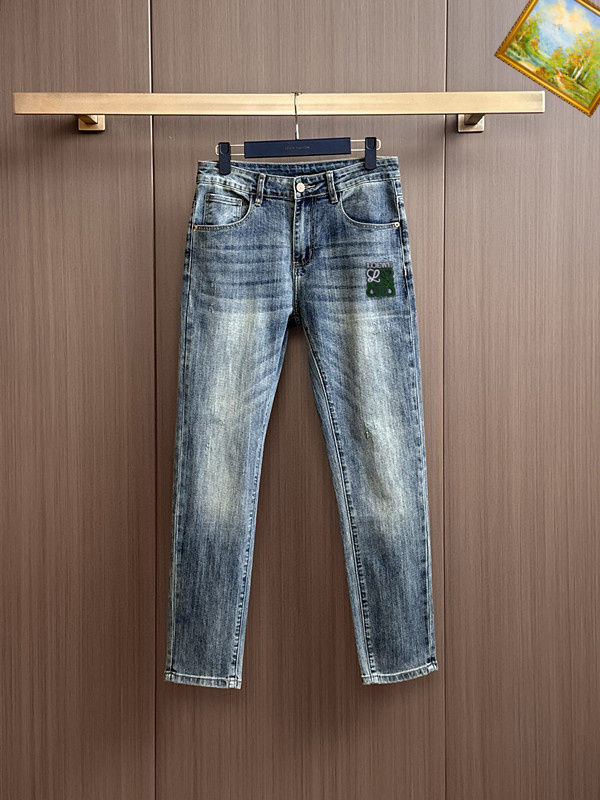 NO:725739,Support replacement after the year!  Loewe ss new jeans, customized full set of hardware, new brand design technology, fine workmanship, perfect details, high version code number 28-38 (no 35.37),,loewe,jeans,19860909支持年后退换！ 罗意威 ss新款牛仔裤,定制全套五金,全新品牌设计工艺,做工精细,细节完美,高版本 码数28-38（无35.37）,,loewe,jeans,,Men's clothing
