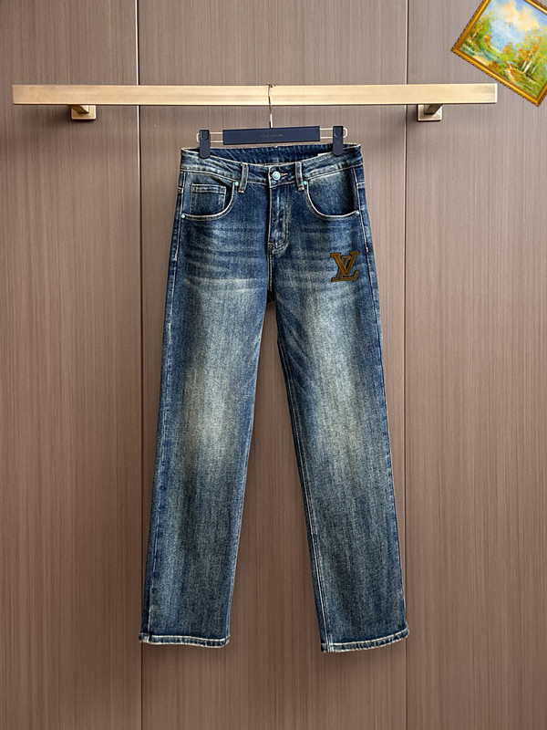 NO:725706,Support replacement after the year!  LV ss new jeans, customized full set of hardware, new brand design technology, fine workmanship, perfect details, high version size 28-38 (no 35.37),, louis vuitton, jeans,19860909支持年后退换！ LV ss新款牛仔裤,定制全套五金,全新品牌设计工艺,做工精细,细节完美,高版本 码数28-38（无35.37）,,louis vuitton,jeans,,Men's clothing