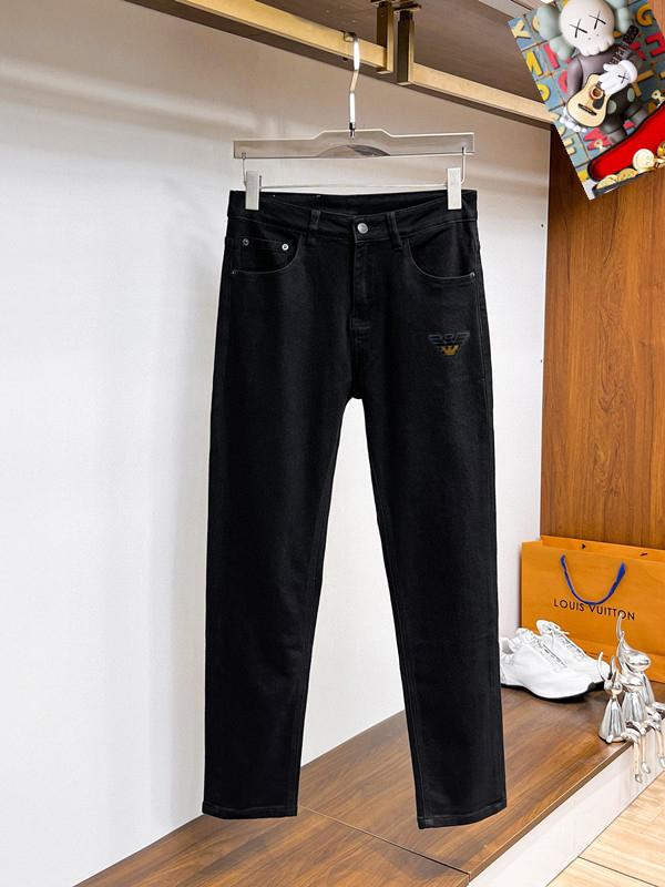 NO:728876,Support replacement after the year!  Armani's new autumn and winter jeans, customized original washed denim fabric, high breathability and comfort, unique design, top-notch printing technology letter pattern logo, original hardware accessories decoration, an extremely outstanding pair of jeans, the materials and craftsmanship are extremely luxurious and exquisite, extremely high-grade, handsome and stylish upper body. Size 28-38,,armani,jeans,19860909支持年后退换！ 阿玛尼 秋冬新款牛仔裤,定制原版水洗牛仔面料,透气性舒适性及高,独特设计,顶级印花工艺字母图案logo,原版五金辅料装饰,极为翘楚的一款牛仔裤,用料与工艺都极致奢华精湛,档次极高,上身帅气有型. 码数28-38,,armani,jeans,,Men's clothing