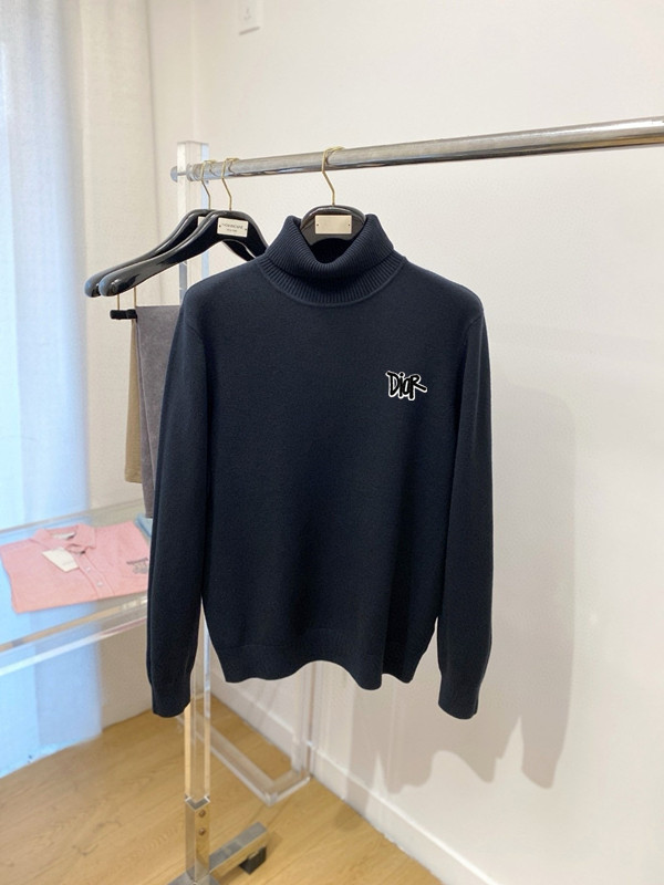 NO:725683,Support replacement after the year!  DIOR's top-notch high-neck long-sleeved sweater has a versatile style that can be easily controlled by anyone. The fabric is fully customized and the latest logo design of the luxury classic brand on the chest is very classy and a must-have for those who know their stuff!  The tailoring is slim-fitting, very refined, shows off aura, and highlights the sophistication of business men. This is unique, it has just the right amount of slim fit, and the upper body effect is great!  Size M-3XL,,dior,sweaters,19860909支持年后退换！DIOR顶级高领长袖毛衣高级定制百搭款式 任何人都可以轻松驾驭 面料全订制工艺 胸前奢华经典品牌最新logo设计,非常显档次懂货的必须入！版型剪裁属于修身款 非常精致,显气场,又会凸显商务男士的精致,这就是独到之处,恰到好处的修身,上身效果非常赞！尺码M-3XL,,dior,sweaters,,Men's clothing