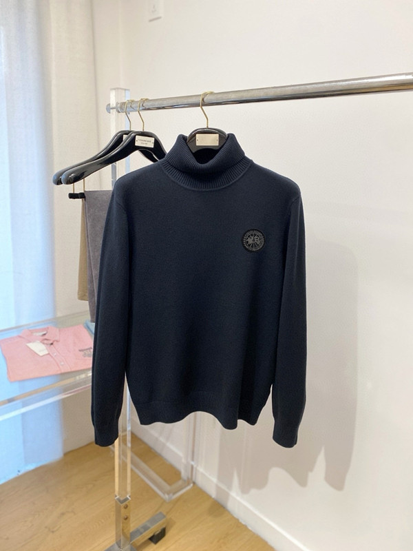 NO:725664,Support replacement after the year!  Canada Goose's top-notch high-neck long-sleeved sweater is a highly customized and versatile style that anyone can easily control. The fabric is fully customized and the latest logo design of a luxury classic brand on the chest is very classy and a must-buy for those who know the goods!  The tailoring is slim-fitting, very refined, shows off aura, and highlights the sophistication of business men. This is unique, it has just the right amount of slim fit, and the upper body effect is great!  Size M-3XL,,sweaters,19860909支持年后退换！加拿大鹅顶级高领长袖毛衣高级定制百搭款式 任何人都可以轻松驾驭 面料全订制工艺 胸前奢华经典品牌最新logo设计,非常显档次懂货的必须入！版型剪裁属于修身款 非常精致,显气场,又会凸显商务男士的精致,这就是独到之处,恰到好处的修身,上身效果非常赞！尺码M-3XL,,sweaters,,Men's clothing