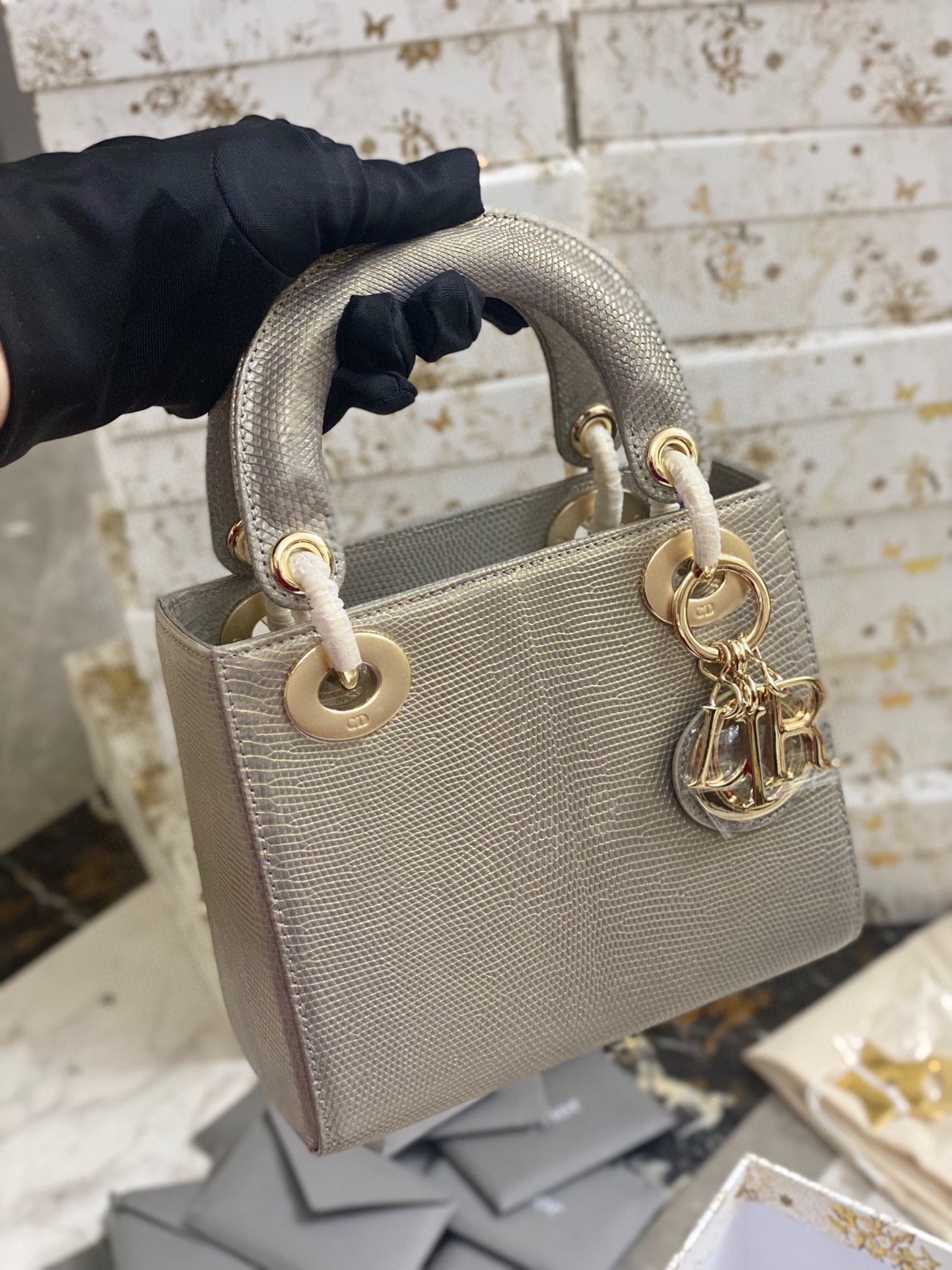 Dior Handmade rare leather, starting from 100,000 at the counter