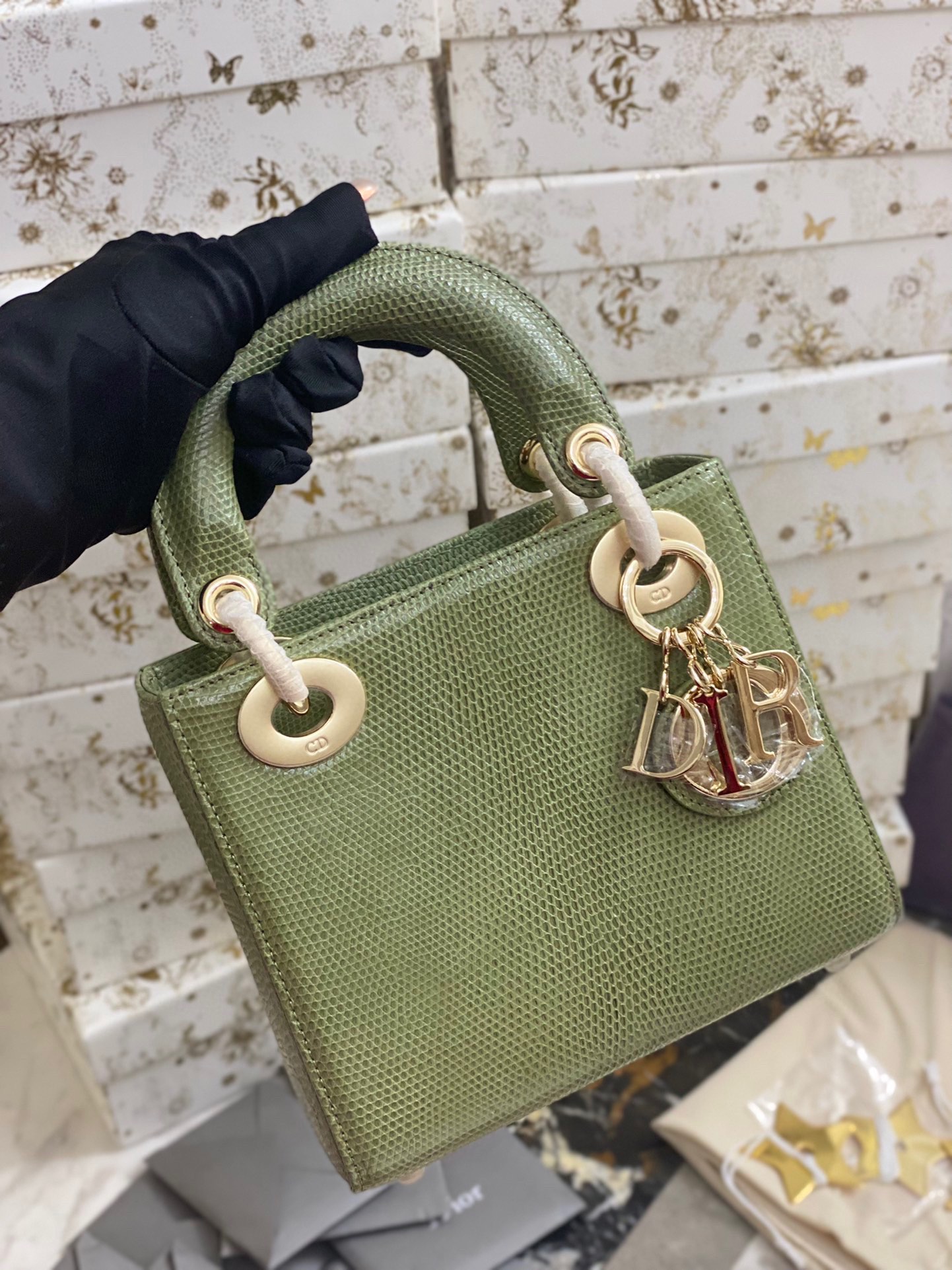Dior Handmade rare leather, starting from 100,000 at the counter