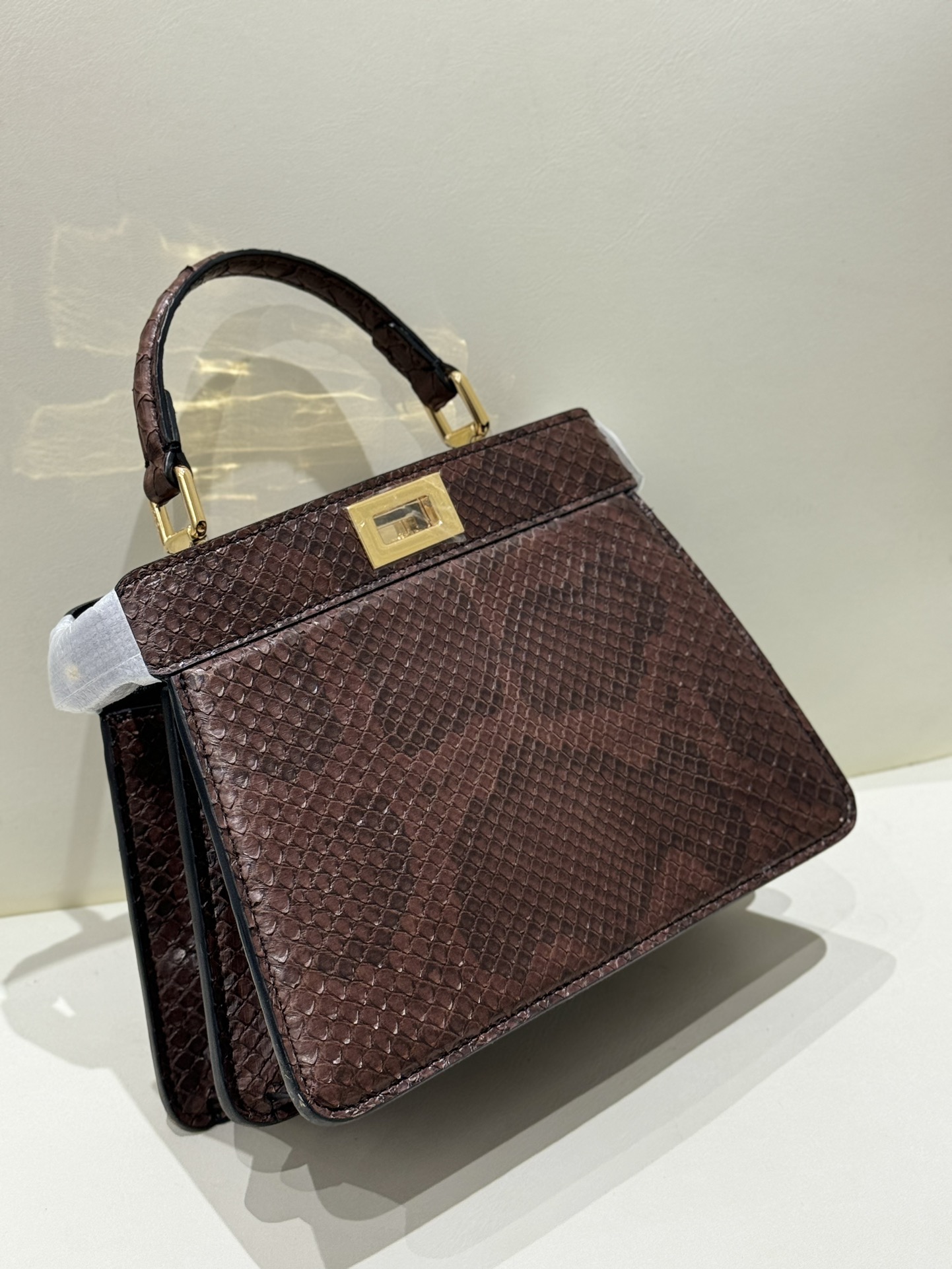 Fendi Essential high-end bags for the 25th Chinese New Year