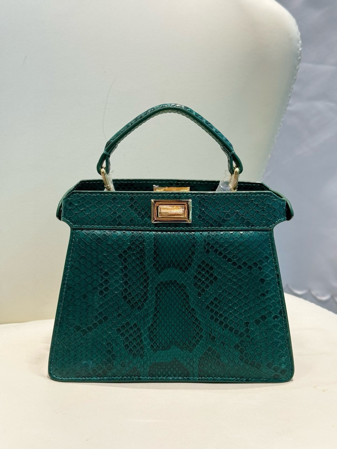 Fendi Essential high-end bags for the 25th Chinese New Year