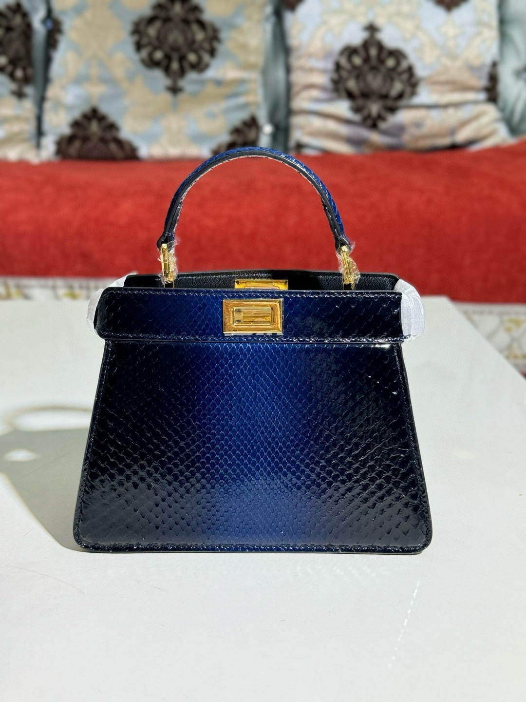 Fendi Essential high-end bags for the 25th Chinese New Year