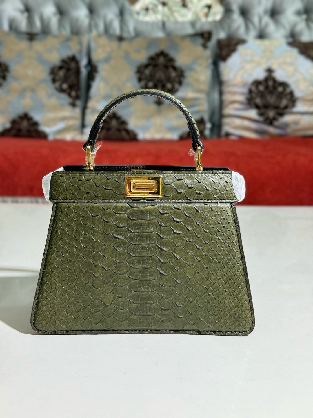 Fendi Essential high-end bags for the 25th Chinese New Year