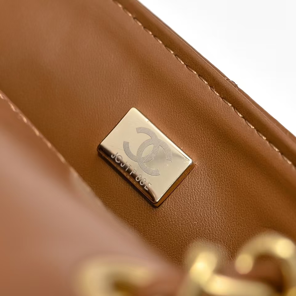 Small 24K Teddy Shearling Bag - Comprehensive 9