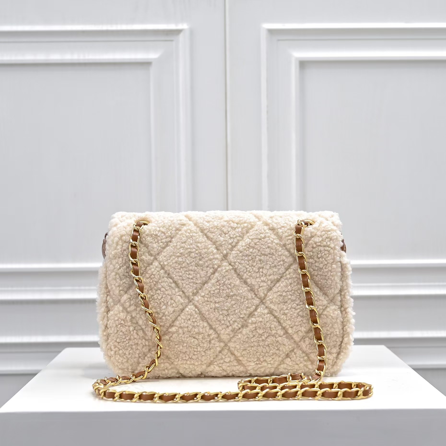 Large Teddy Shearling Bag (24K Series - Comprehensive 3