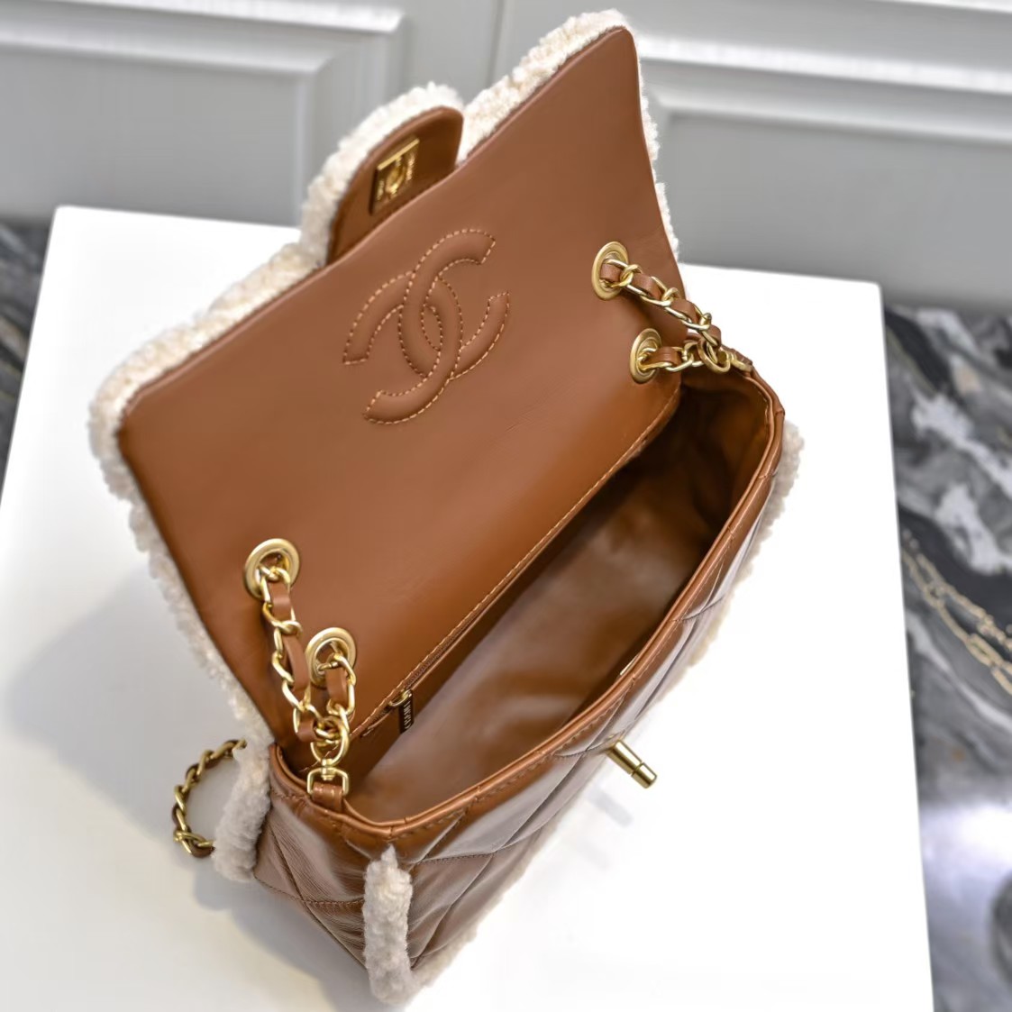 Large Teddy Shearling Bag (24K Series - Comprehensive 7