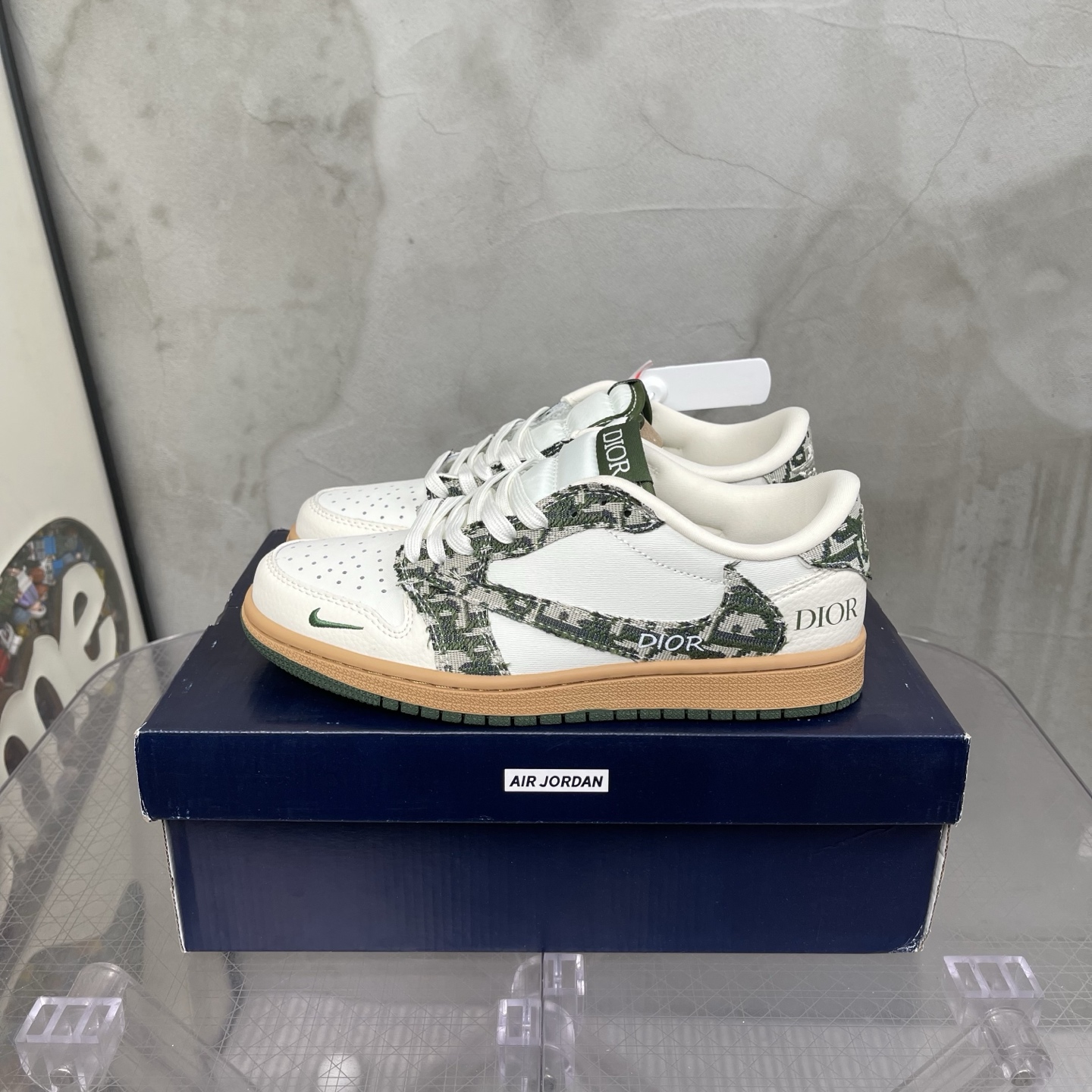 NO:279104,aj1 low-group co-branded barb pure original version code 36-45,19860909aj1 低帮联名倒钩 纯原版本36-45码,,Men's shoes