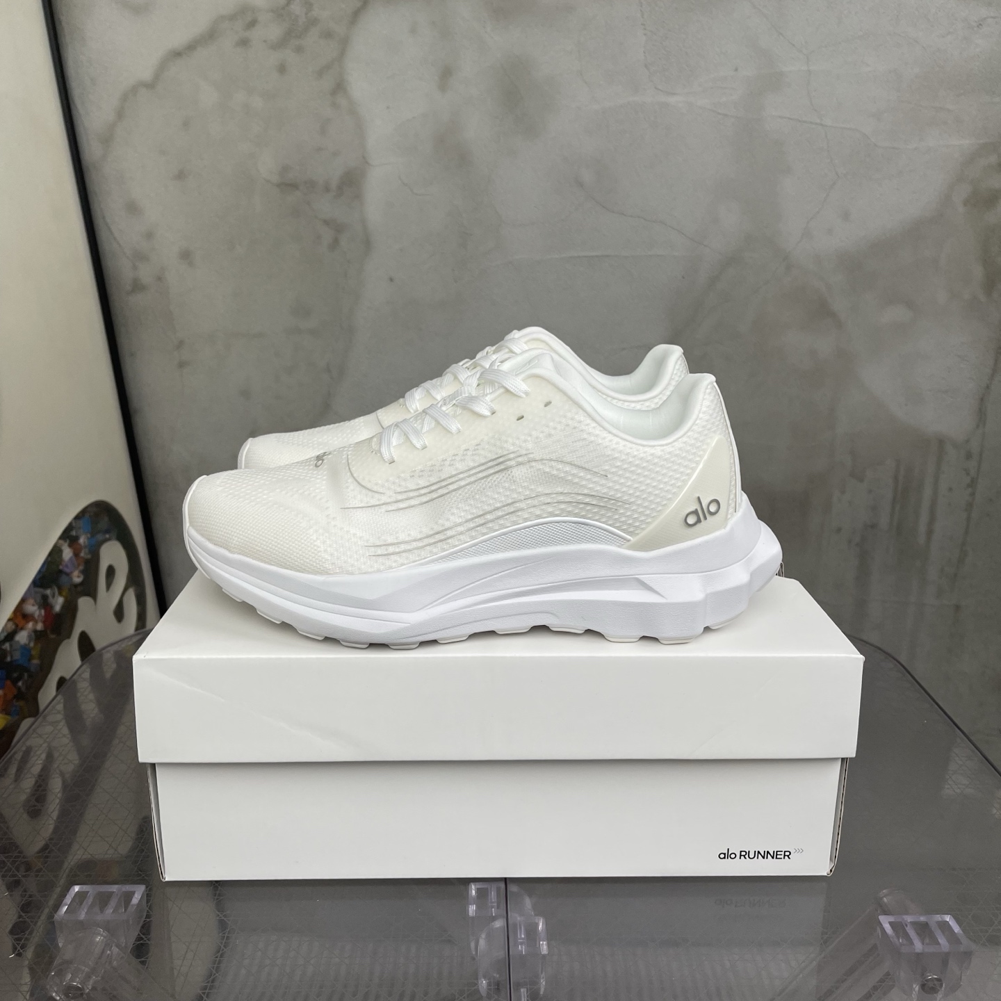 NO:408847,/290alo yoga Alo Runner Comfortable and versatile breathable and shock-absorbing Low-top running shoes, same style for men and women, Pure original version 36-46, casual shoes/sports shoes, sneakers19860909/290alo yoga Alo Runner 舒适百搭透气减震 低帮跑步鞋 男女同款 纯原版本36-46,休闲鞋/运动鞋,sneakers,Women's Shoes