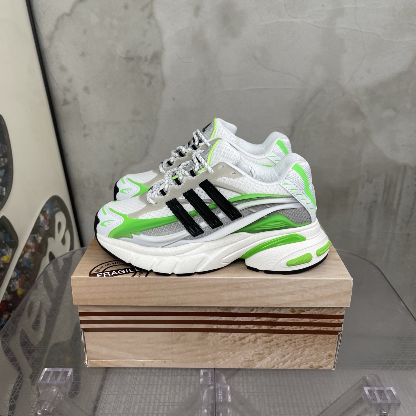 NO:353589,Real price Pharrell Williams x adidas Jellyfish Fashionable and comfortable Wear-resistant and breathable Low-top Lifestyle casual shoes Pure source version size 36-47.5, adidas19860909实价 Pharrell Williams x adidas Jellyfish 时尚舒适 耐磨透气 低帮 生活休闲鞋 纯源版本36-47.5码,,adidas,Men's shoes