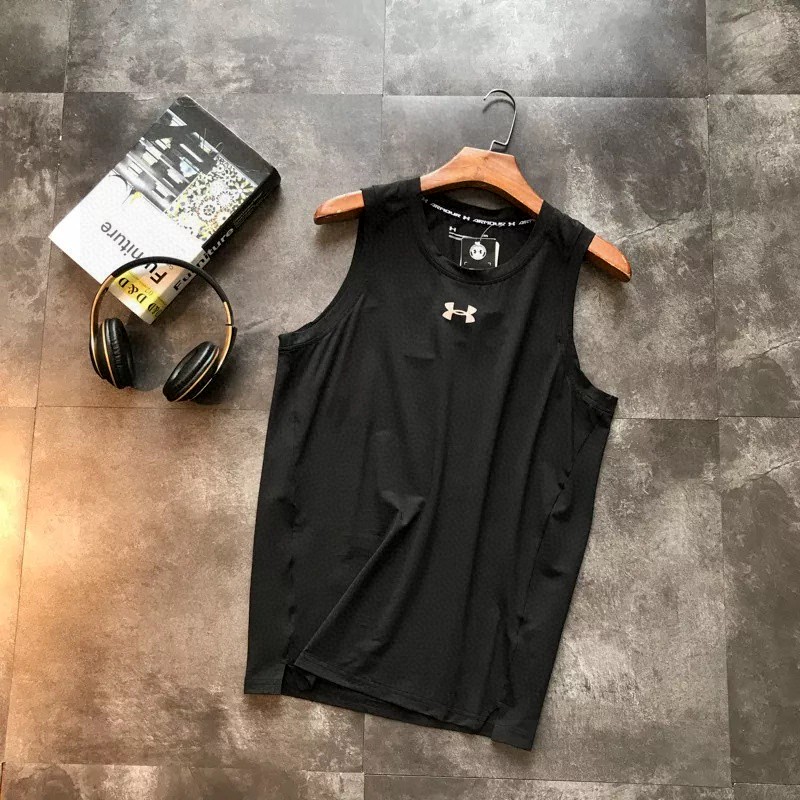 💰140包邮
UA安德玛强森同款男子吸排汗速干网眼无袖背心。运动、打底、健身都可以穿 ,可以说是多功能一体衣 质量和性价比都是今年最高的一款。
尺码:M.L.XL.2XL 颜色:黑色,白色
面料极其柔软舒适。设计和剪裁足以看出来是多么的经精挑细选。为了提高活动自由度、透气性 保持干爽轻 盈 ,采用的都是进口排潮系统技术,这种技术可以防异味,有助于减少异味微生物的滋生。四维弹力面料 让您感到加倍速干、顺滑、轻盈,特别是在运动后全身都不会让你感到汗液粘敷感。 这个季节单穿、打底 随意搭配,高科技新型速干面料,舒适透气,立体剪裁工艺,版型超好,夏天秀身材好利器。 颜色:黑色 白色 尺码:M-2XL