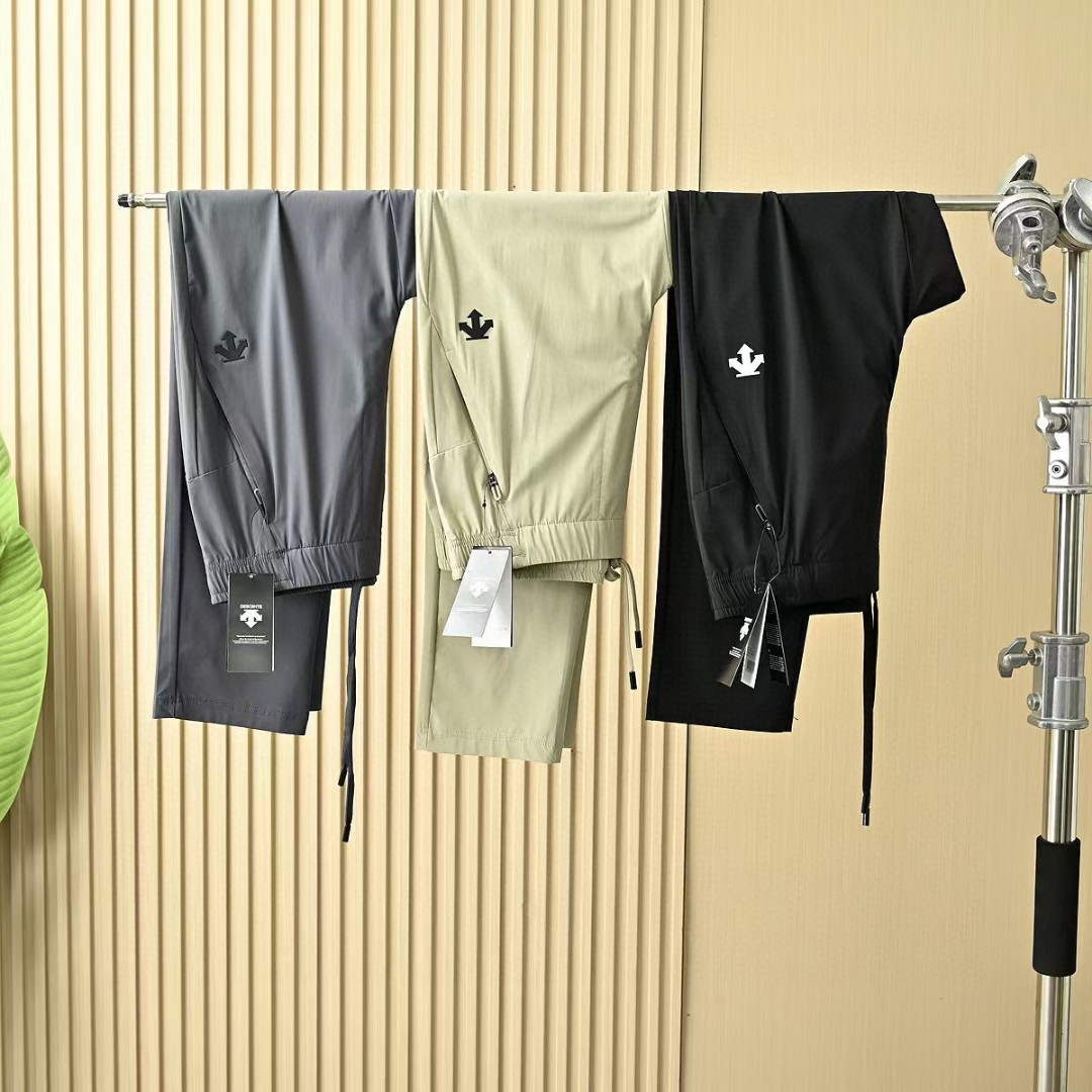 Pantalones Deportivos Descente para Hombre: Ligeros, Elásticos y de Secado Rápido 14 a1748144789951 7076