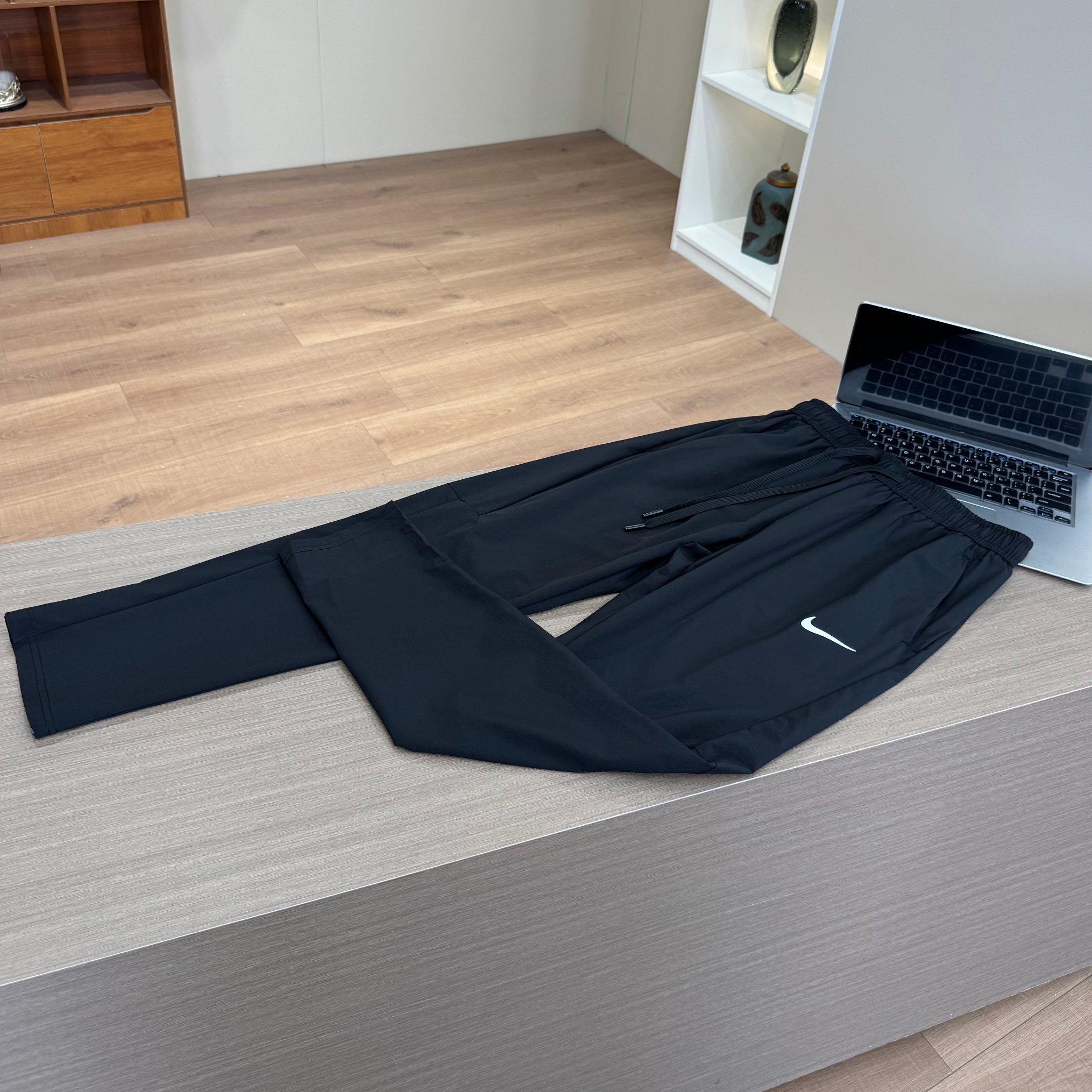 Alternative view of Pants 02776