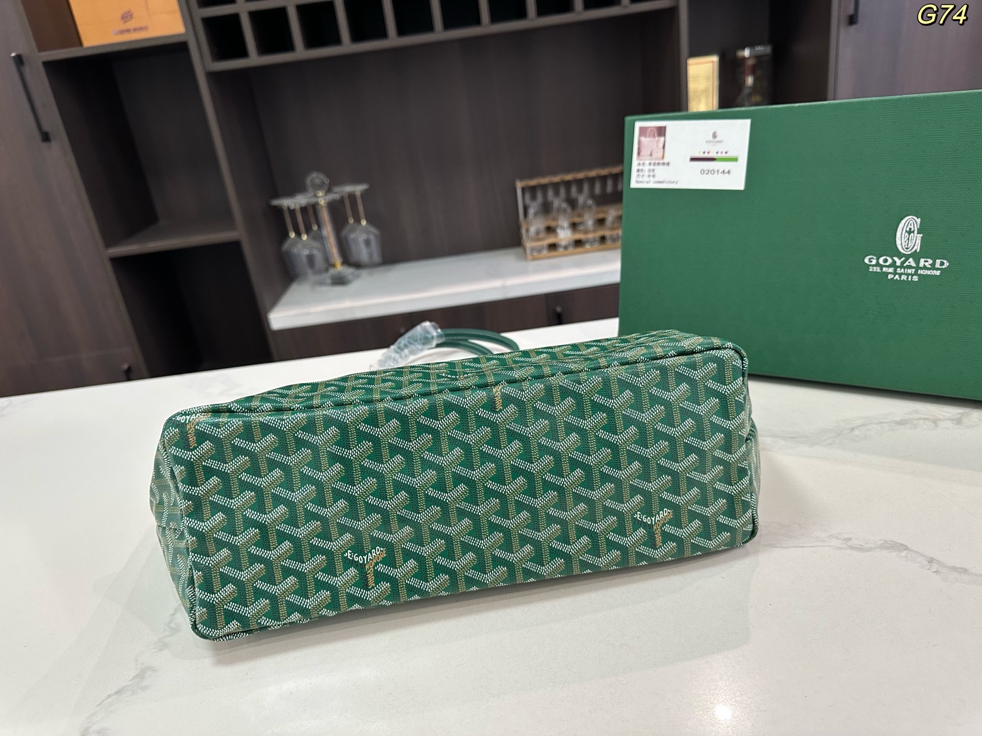 💰135包邮 礼盒包装🎁

size：34*27cm

戈雅 goyard 购物袋
休闲随性 造型百搭毫不夸张
自重轻 容量大百搭 耐磨耐造
适合非常喜欢那种软糯糯没型儿的姐妹