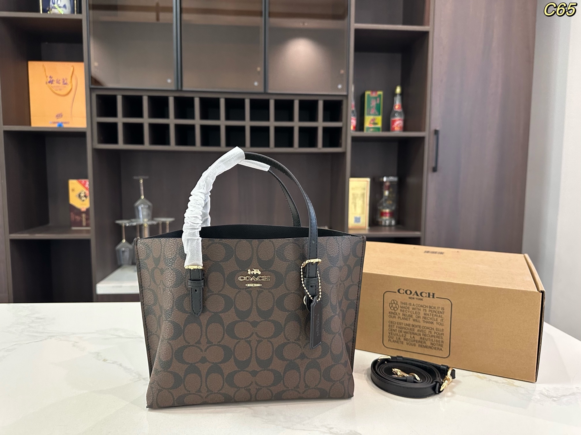 P255 Airplane Case️ | | Size: 25 22cm | | Coach's New Fairy Tote Tote | Mollie Tote25 | I Really Like This Design | Small Size And Compartments | 🉑️Hand Carry 🉑️Crossbody Shopping Bag️ | Prediction Must Be Popular