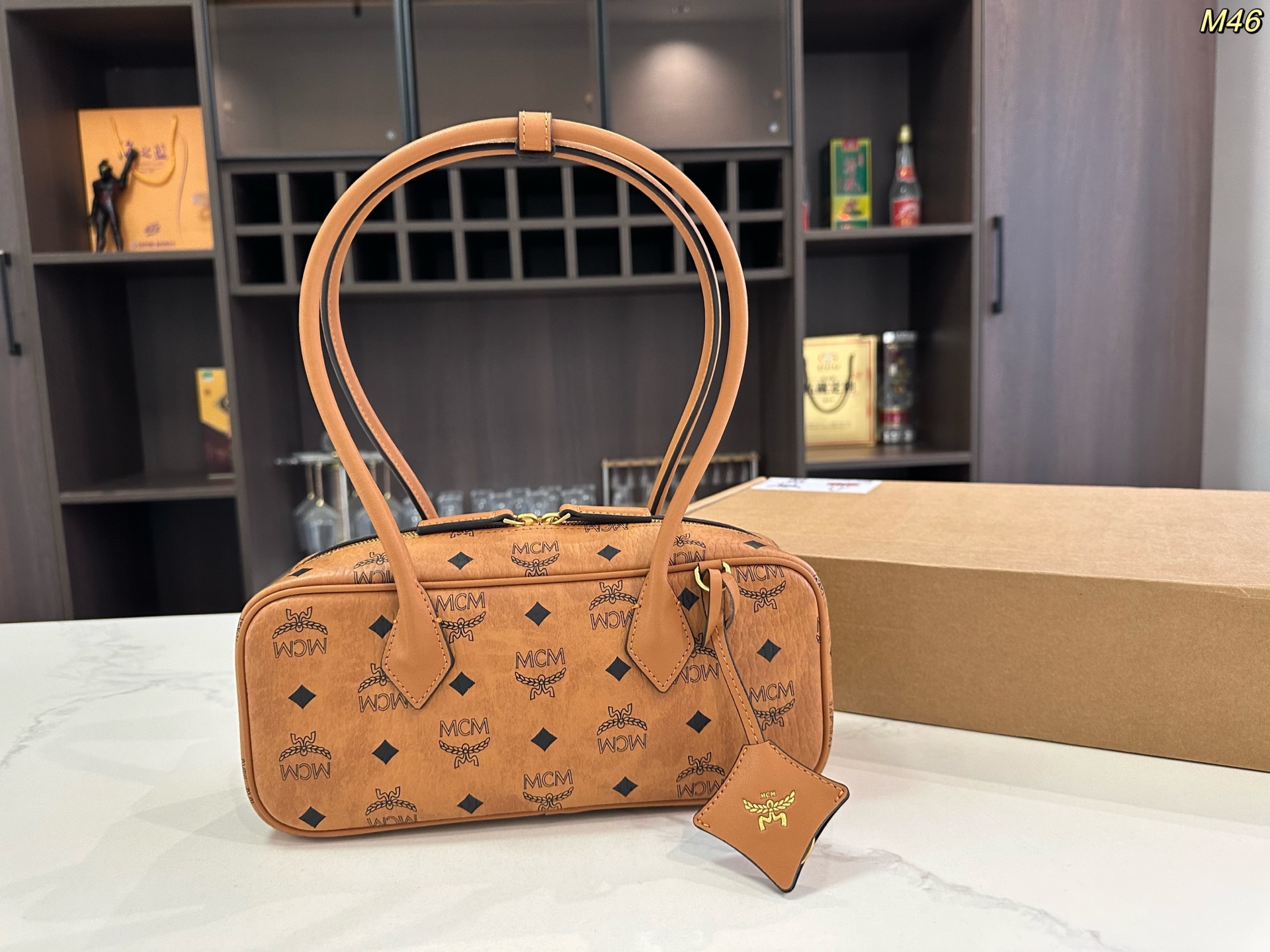 P155 Caja de avión ✈️ tamaño: 28*12 cm MCM bolso de bolos, bolso baguette | Descubre N formas de llevarlo, ¡es genial! …