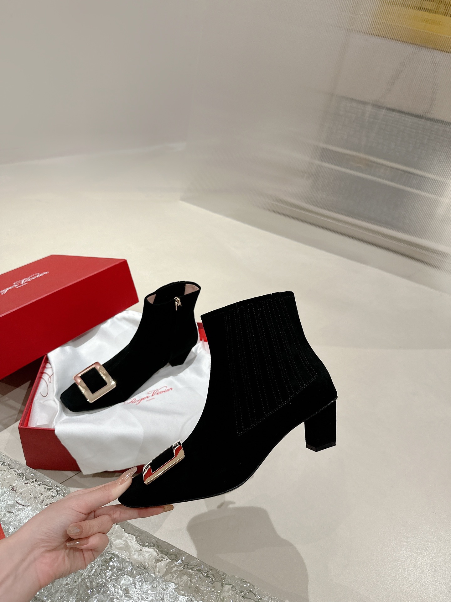 [Roger Vivier Women