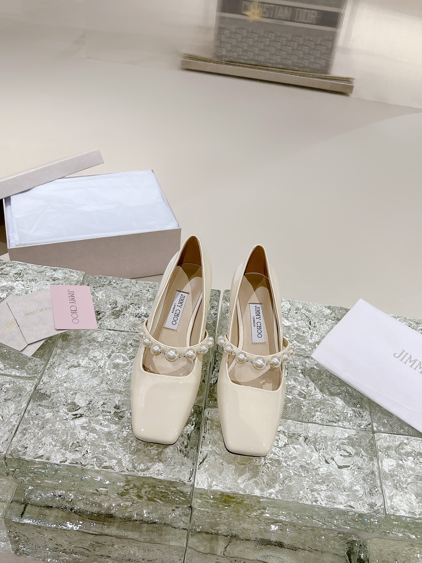 NO:223204,Pearl decorative white patent leather, high heels19860909珍珠装饰白色漆皮,高跟鞋,high heels,Women's Shoes