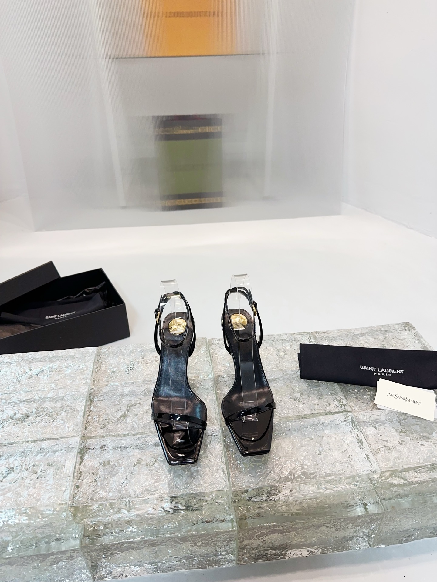 NO:223129,Saint Laurent YSL 2025 spring and summer high heels show pointed toe rhinestone high heels, silk fabric, imported sheepskin, imported leather outsole, heel height 10.5cm, size 35-39 (34 40 can be customized, non-return and exchange), high heels, saint laurent, saint laurent, high heels, sheepskin, real silk, Leather soles19860909圣罗兰YSL2025春夏高跟鞋秀款尖头水钻高跟鞋 鞋面真丝面料 内里进口绵羊皮 鞋底进口真皮大底 跟高10.5cm 码数35-39（34 40可定做不退换）,高跟鞋,saint laurent,saint laurent,high heels,sheepskin,real silk,Leather soles,Women's Shoes