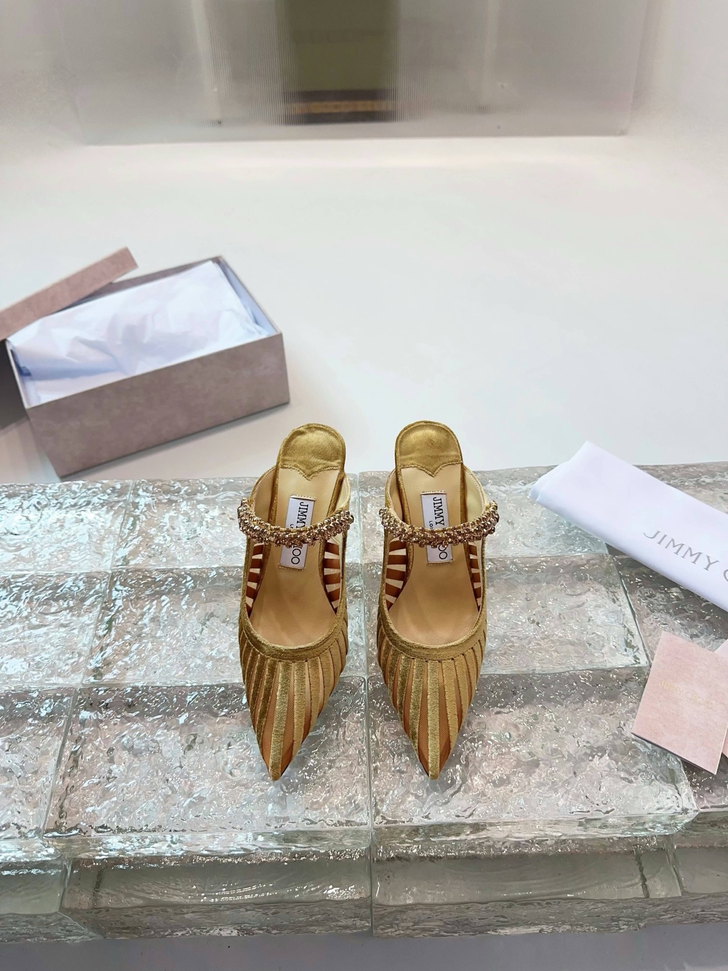 JIMMY CHOO Escarpins Sandales à talons Sandales ouvertes à l'arrière Escarpins à bout pointu Sangles en cristal + cuir de mouton importé Cuir de mouton grainé cristal