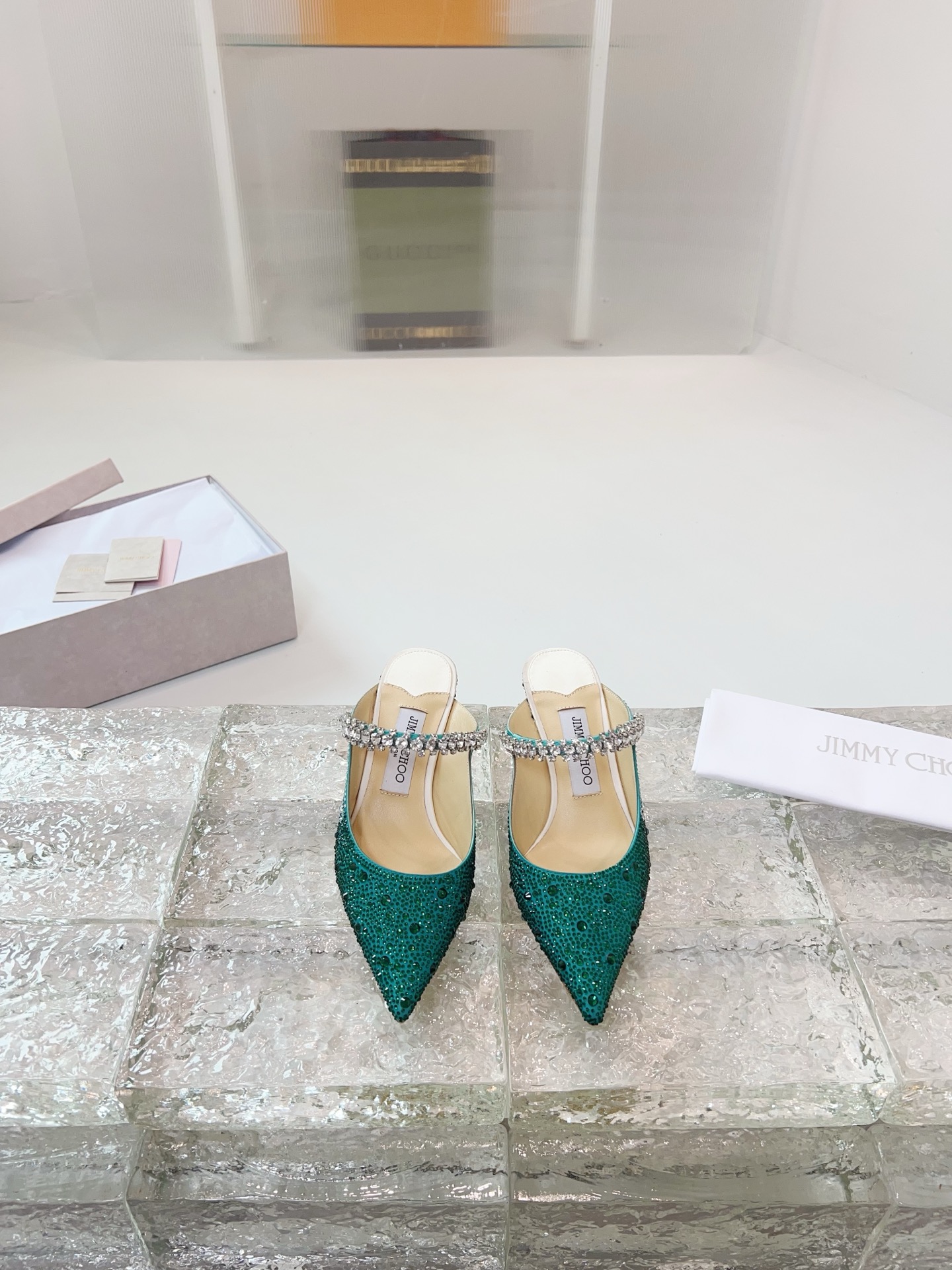JIMMY CHOO Escarpins Sandales à talons Sandales ouvertes à l'arrière Escarpins à bout pointu Sangle en cristal + cuir de mouton importé Cuir de mouton grainé cristal