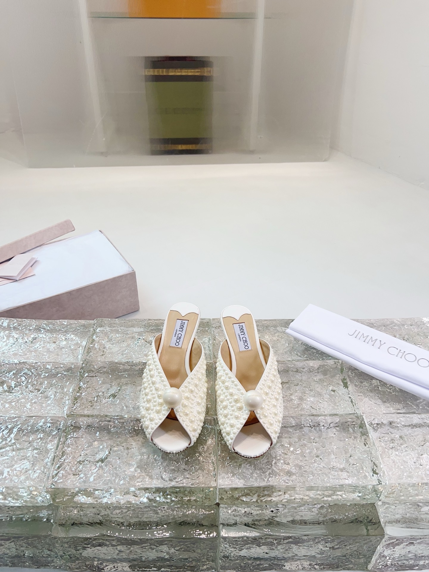 JIMMY CHOO Escarpins Sandales à talons Sandales ouvertes à l'arrière Escarpins à bout pointu Sangle en cristal + cuir de mouton importé Cuir de mouton grainé cristal