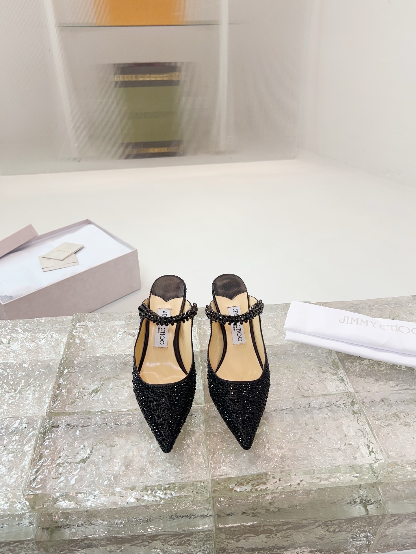 JIMMY CHOO Escarpins Sandales à talons Sandales ouvertes à l'arrière Escarpins à bout pointu Sangle en cristal + cuir de mouton importé Cuir de mouton grainé cristal