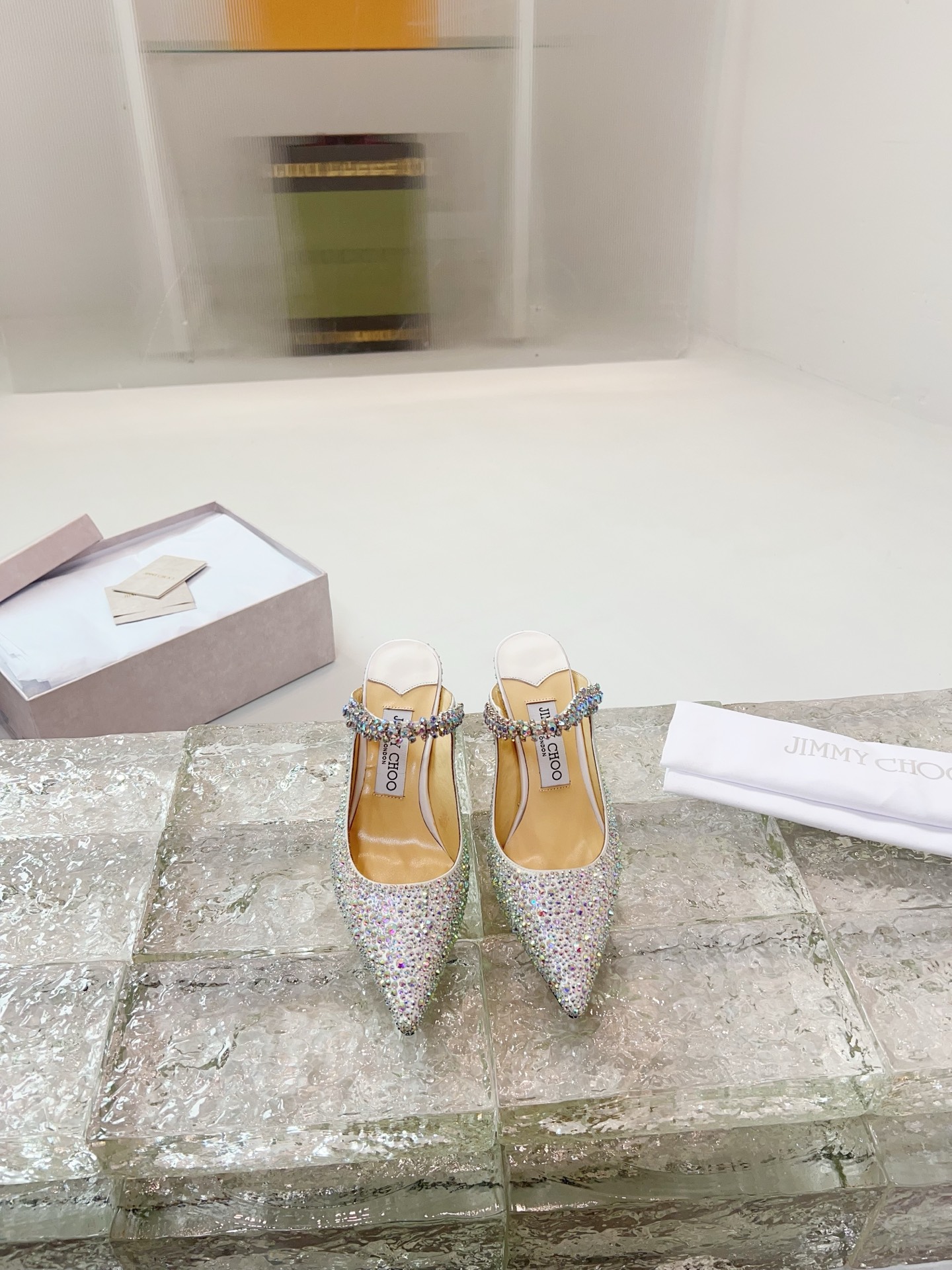 JIMMY CHOO Escarpins Sandales à talons Sandales ouvertes à l'arrière Escarpins à bout pointu Sangle en cristal + cuir de mouton importé Cuir de mouton grainé cristal