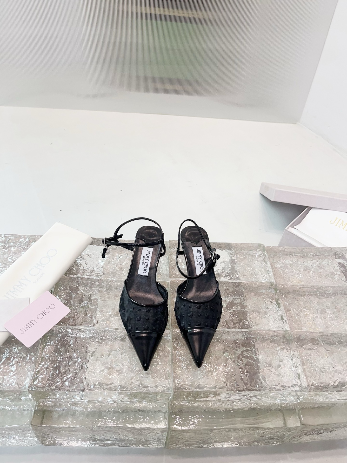JIMMY CHOO Escarpins Sandales à talons Sandales ouvertes à l'arrière Chaussures à bout pointu et décolleté Sangles en cristal + cuir de mouton importé Cuir de mouton grainé cristal