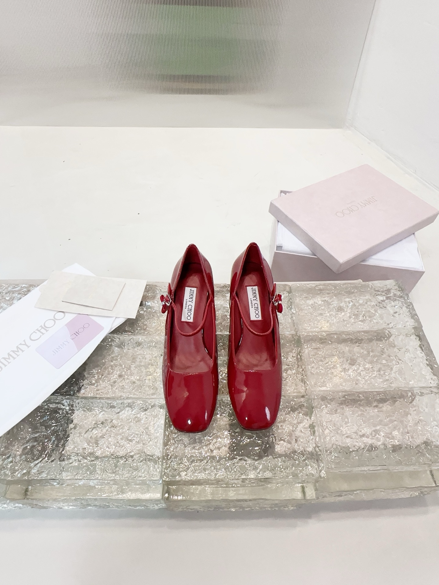 JIMMY CHOO 메리제인 플랫 슈즈 뾰족코 낮은 입구 크리스털 스트랩 수입 양가죽 풀그레인 크리스털 양가죽
