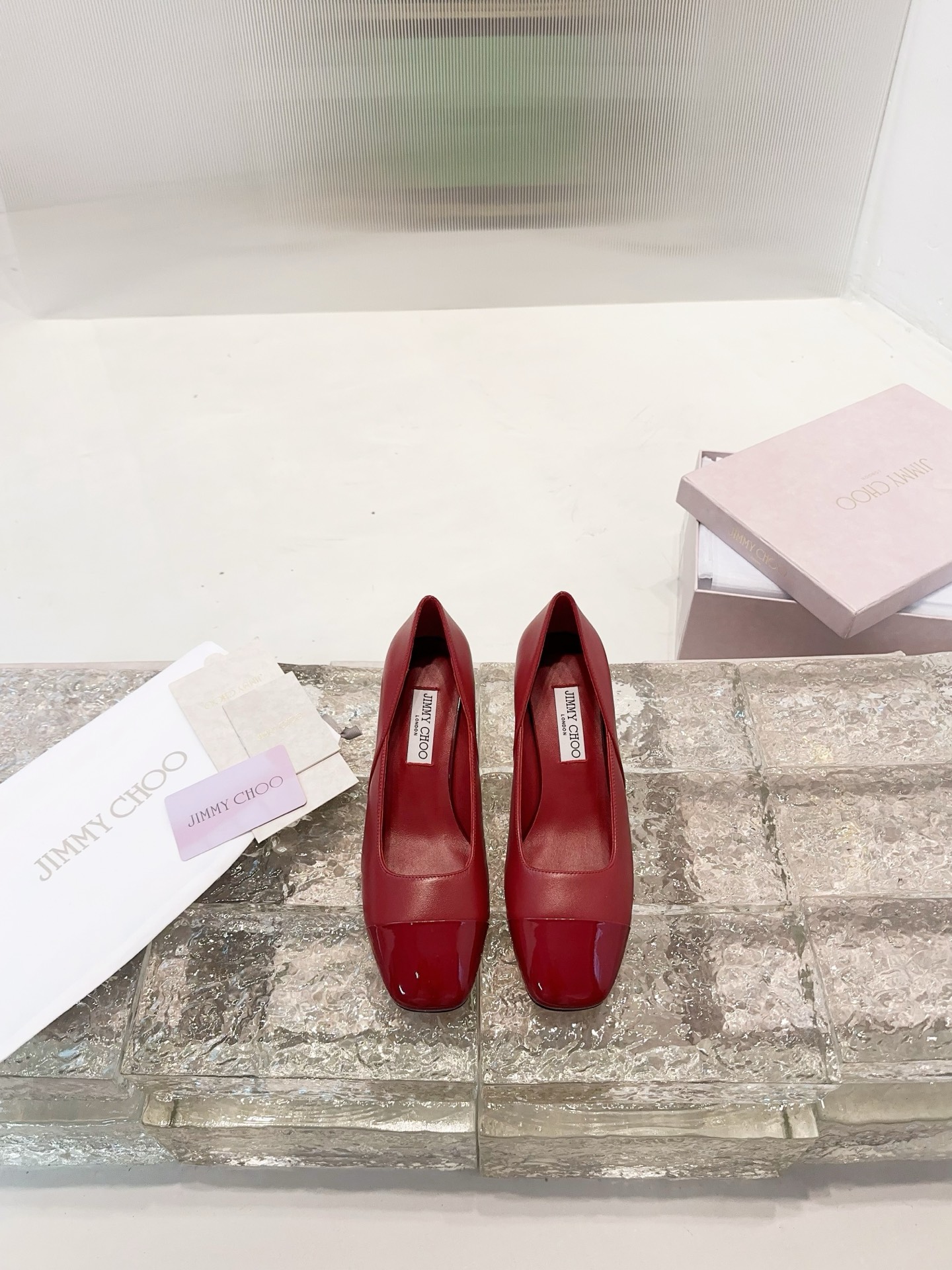 JIMMY CHOO 메리제인 플랫 슈즈 뾰족코 낮은 입구 크리스털 스트랩 수입 양가죽 풀그레인 크리스털 양가죽